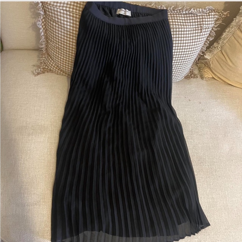 Aritzia pleated skirts bundle (black and mauve) - Picture 3 of 4